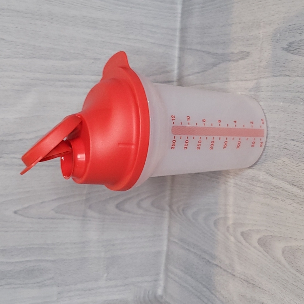 Tupperware All in One Shaker New